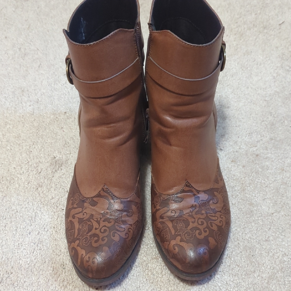 Chic Brown Patterned Ankle Boots - image 1